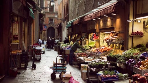 Il centro storico di Bologna: tra torri, piazze e sapori - Slide 6