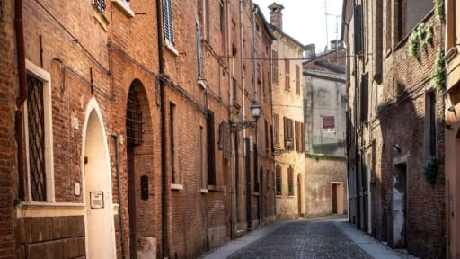 Ferrara, itinerario tra le icone della città - Slide 4